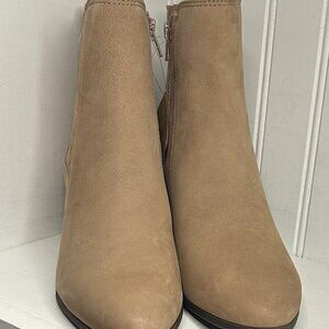 Frye Sandra Chelsea Boots - Suede (For Women) Size 9